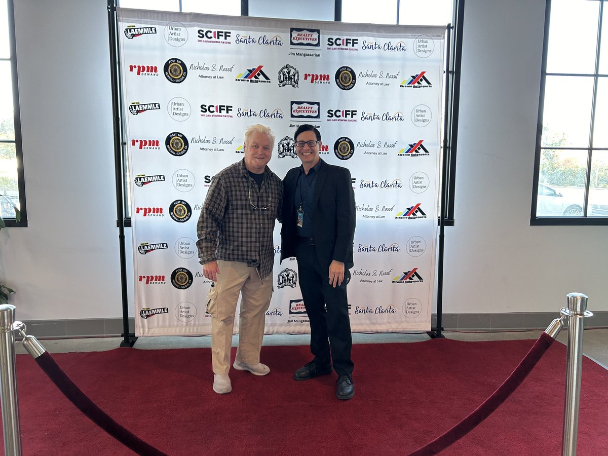 Dennyscomedians's tweet photo. #GoodTimes @ #SCIFF #FilmFestival our very own #Comedians at Denny’s #Comedy #guys @realjayhewlett @chrisspinelli2 #Movies #Host #SantaClarita #California #RedCarpet #Hollywood #HollywoodShuffle https://t.co/3dloWYaUR7