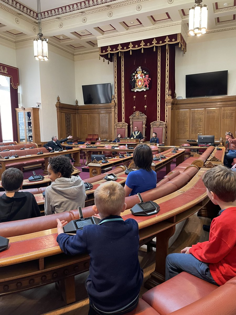 GM_YAC's tweet photo. We saw the Council Chamber too and learned about how the council makes decisions, and learned about some of the past mayors! https://t.co/Pv6muNGY7T
