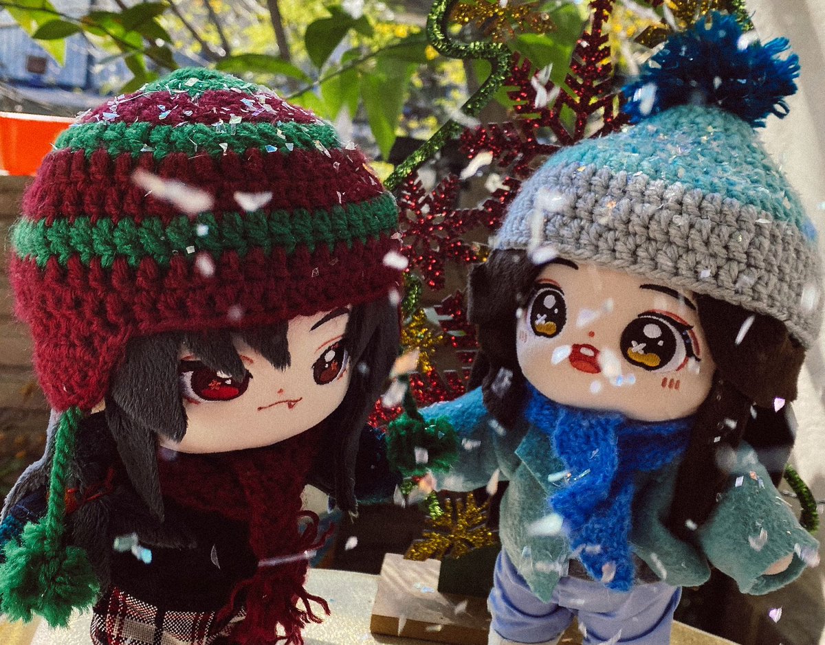 valep1832's tweet photo. Lian-Lian and Hua-Hua look so happy enjoying the snow ❄️🎄

#minidoll #TGCF #XieLian #HuaCheng #天官赐福 #谢怜 #花城 #花怜 #hualian #snow https://t.co/C7ISlllVNZ
