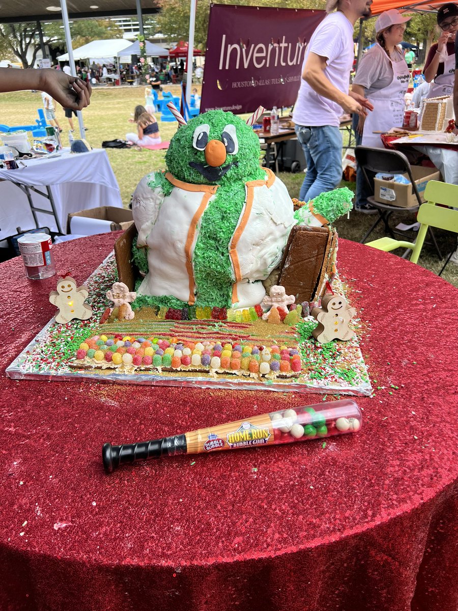 DrAprilMoody's tweet photo. Come on out to the Ginger Bread Build Off at Levy Park to see our Davis Senior HS Robotics students representing Aldine ISD! 🫚 🍭
#Robotics
#STEMMatters
@DavisHS_AISD @AldineCTE @AldineISD https://t.co/PDEe2fjKCa