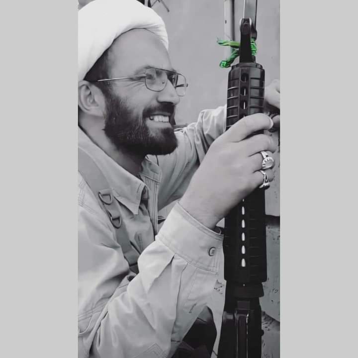 ينقل أحد المشايخ من اصدقائه

انهُ كان يصوم صوم النيابة عن الأموات ليشتري بثمنها المستلزمات للمجاهدين الذين معه واستشهد وهو صائم عطشان.!

#الشهيد الشيخ جعفر المظفر رحمه الله