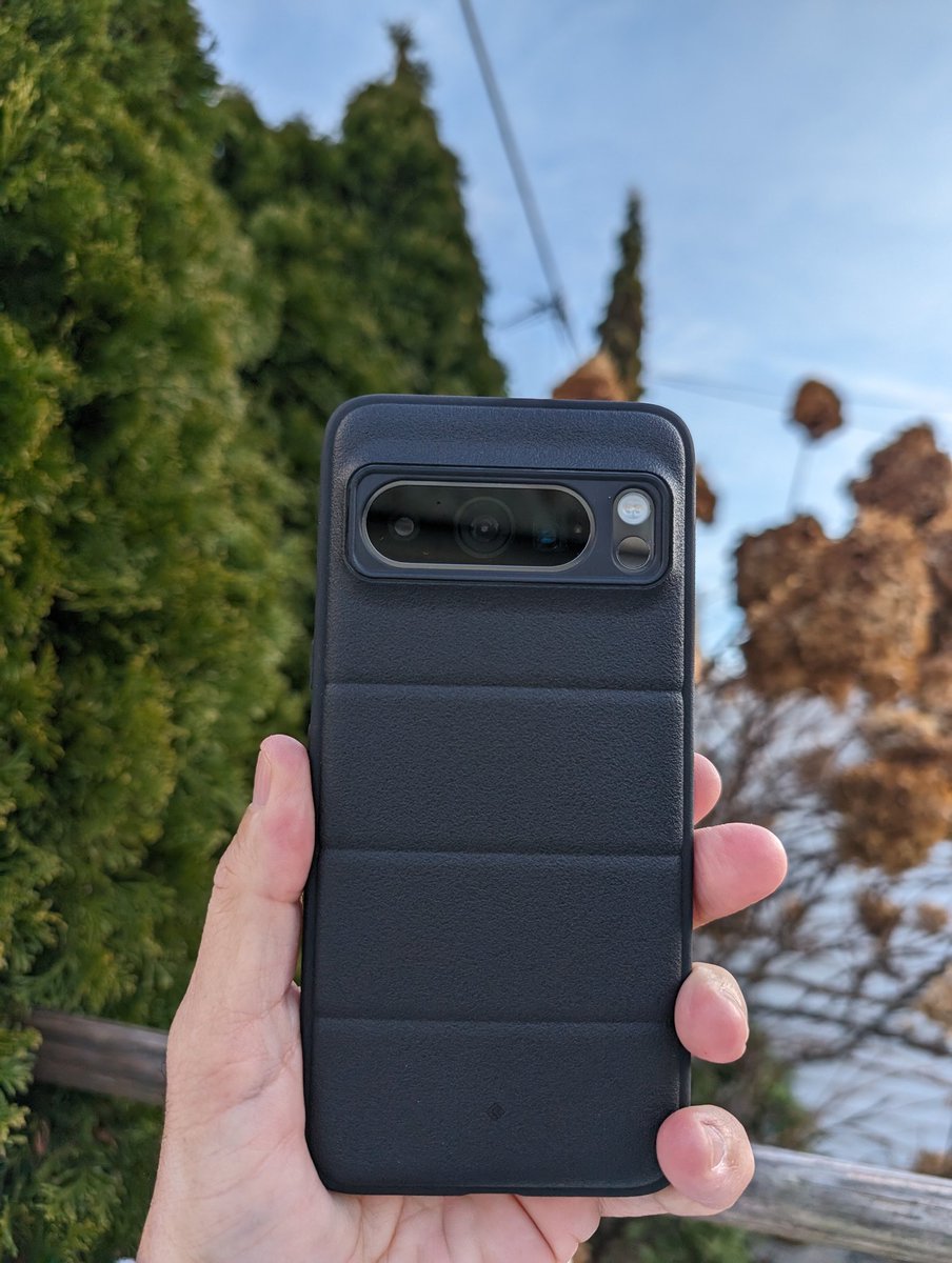 Lenny_Bons's tweet photo. This is definitely a killer case for the #Pixel8Pro , you just can't go wrong with @caseology #athlex series. Great grip, great Protection, great case. 
#teampixel https://t.co/Kh1GmiaZVg