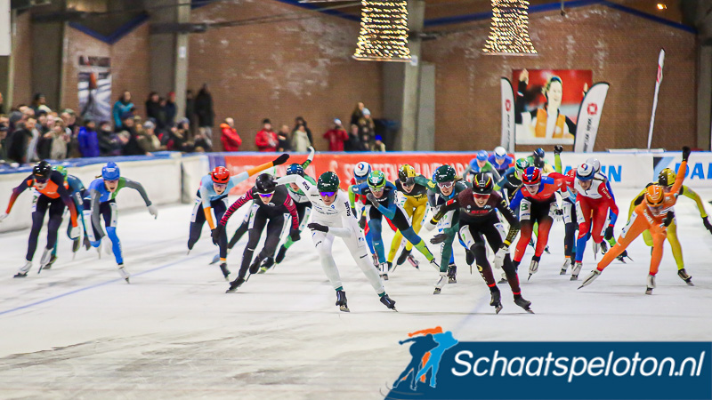 Schaatspeloton's tweet photo. Fotofinish roept Ineke Dedden uit tot winnares in Deventer https://t.co/BMcvH9p410
#marathonschaatsen #meermarathon #schaatsen #deventer #descheg https://t.co/x8yy8c1Dhw