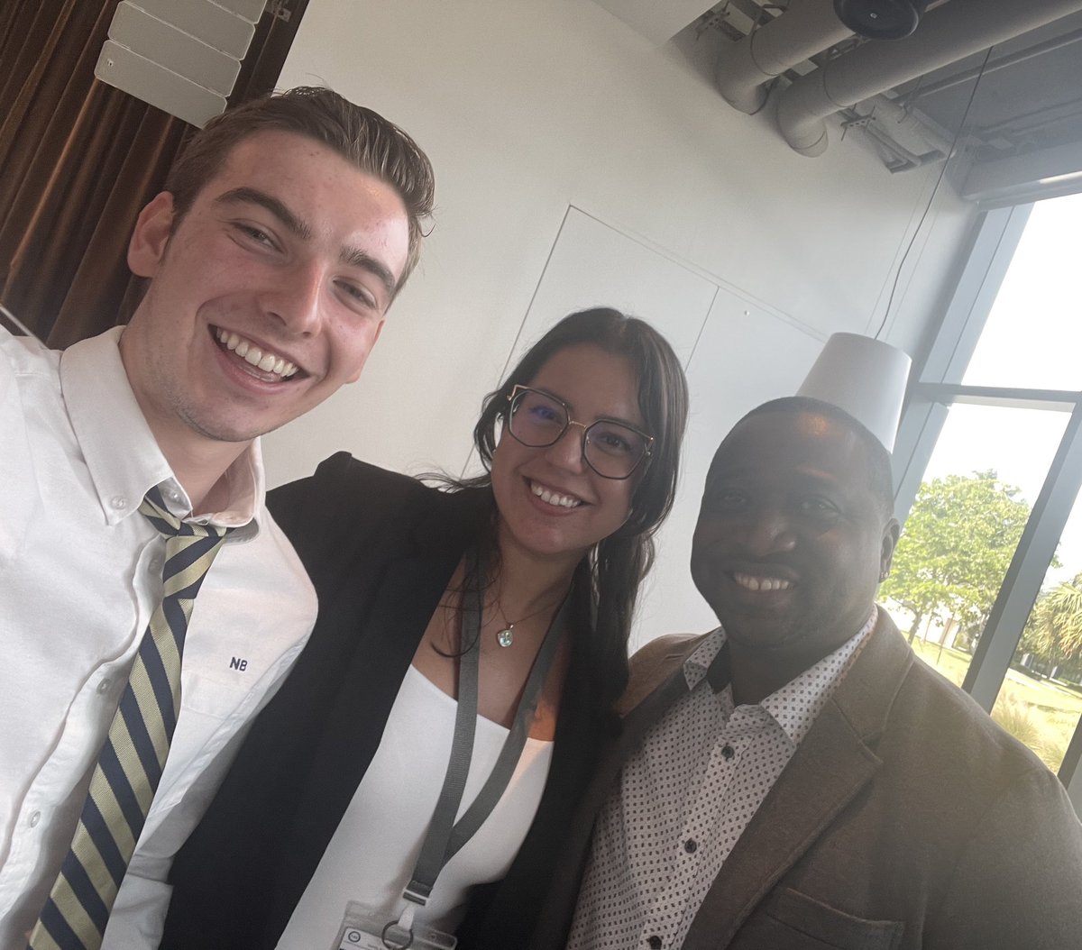 STEAMwithYsa's tweet image. Thank you @learntostart and @Mass_Historia for allowing me to join your entrepreneurship field trip to @LynnUniversity ๐ซ
Watching our students network and present their ideas filled my heart with inspiration and joy!