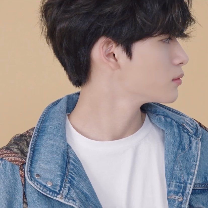 볶머콤 발현 ….
구정모가 너무 모델가틈 ; ㅠㅠ
너무 잘생겨떠욧…………….🧎‍♀️🧎‍♀️