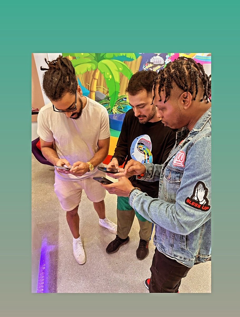 HODLflex tweet media