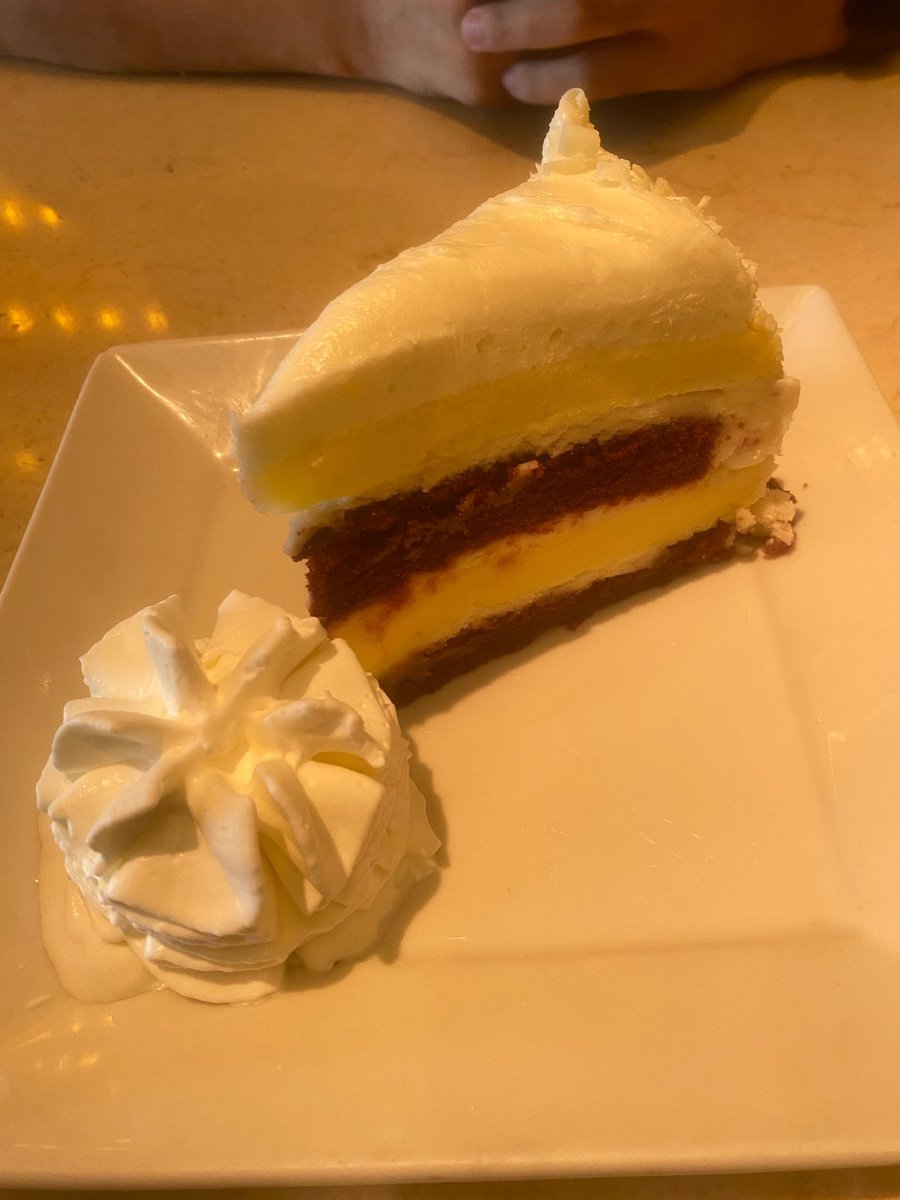 Red Velvet cheesecake 🤤
#cheesecakefactory