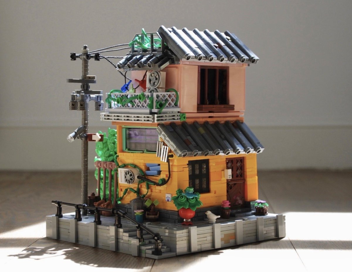 Slice of Life: Townhouse by LegoModulexFan

This detailed vignette was built by our member Bartu for the Slice of Life collaboration. You'll want to take your time studying the various details, techniques, and clever parts usages!

#rebellug #legomoc #legoarchitecture #legotown