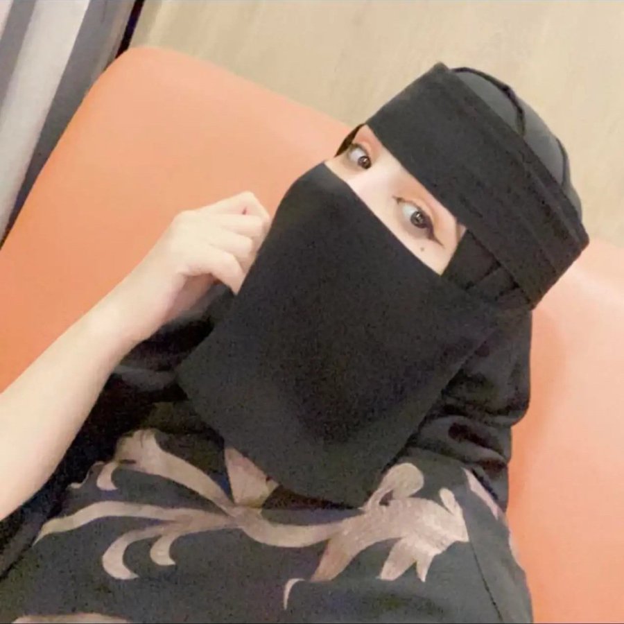 RY_M70's tweet photo. المرأة التي تطلقت 3 مرات ماذا تستحق !؟🤔 https://t.co/2pF47KIhij