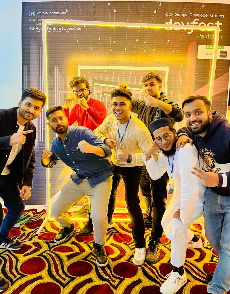 CodeAshing's tweet image. Excited to share my experience speaking at #Devfest by @GDGLivePakistan! 🚀 Discussed the incredible impact of tech communities on career growth alongside Hassan and Sarawat, hosted by the amazing Azka. #TechCommunity #CareerGrowth #GDGLive