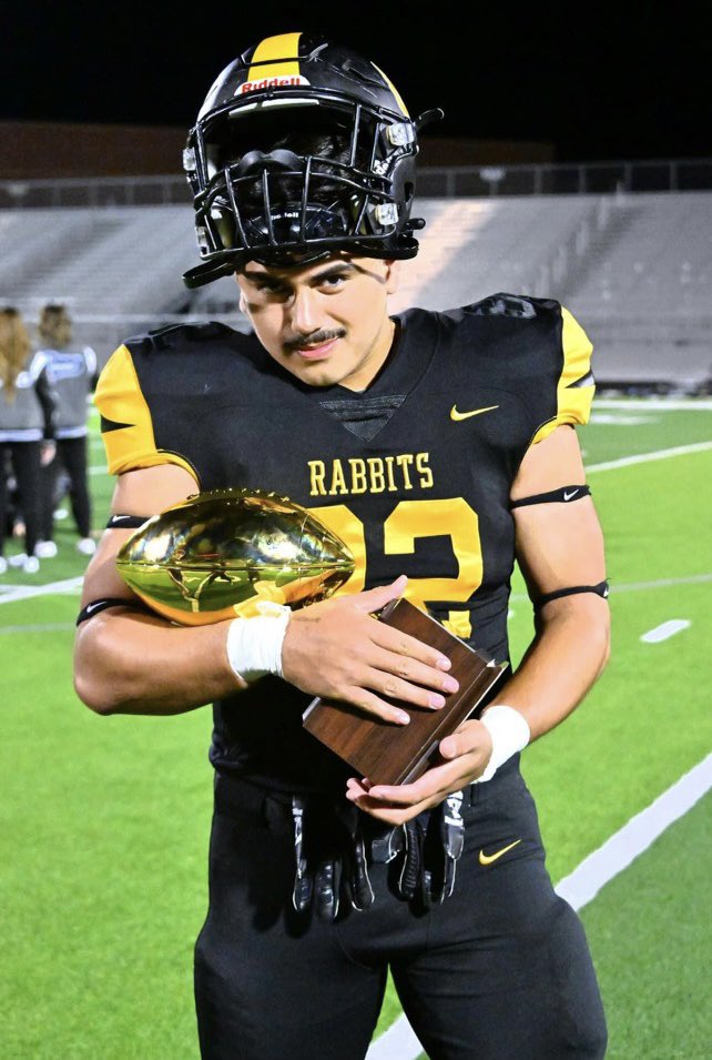 c_pena15's tweet photo. What a season!!!  Definitely not the way I wanted it to end but grateful for the opportunity. 

Huge Thank You to all my coaches. 

Praying for a speedy recovery to be on the Jackrabbit baseball field this Spring. 

Once a Jackrabbit, Always a Jackrabbit!

#Tightend #82 https://t.co/ssyaRUnzoc