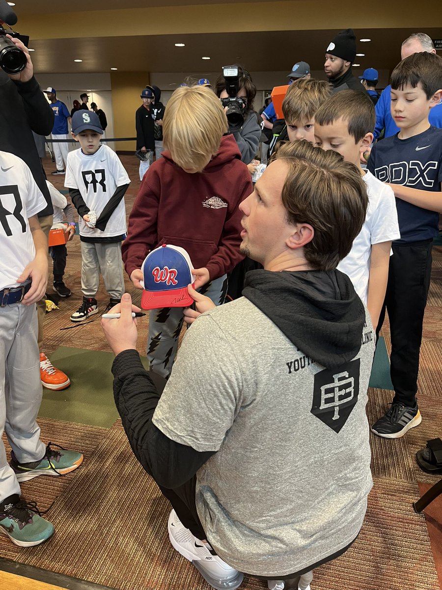 NickKrupke's tweet photo. Friends of Rutsch 🤝🏾 Friends of Baseball ⚾️ @Orioles All-Star @RutschmanAdley giving back at home in the Beaver State with a free kids clinic and gifts to go at the Expo Center. https://t.co/JdKCSJ6pBG