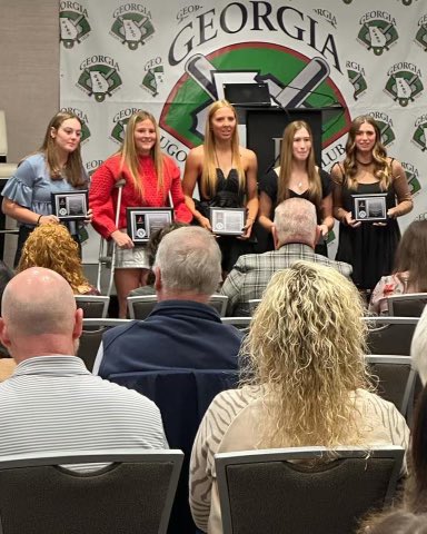 maddiev58's tweet photo. Thank you @gadcsoftball for awarding me Peach State player of the year! What an honor it is!! Congrats to all the other players on their awards! Also, congrats to @carrieg02 on Coach of the year! God is good!! @CougarsNewnan @NewnanSTRENGTH @HerdSB @CoachMonica35 https://t.co/XzFlJxHkL7