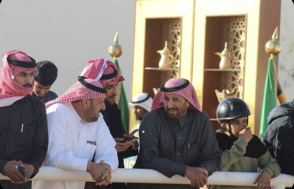 saems2030's tweet photo. اقامت الجمعية السعودية للخدمات الطبية الاسعافية وبالشراكة مع @Al_hwsy 
وبمشاركة عدة جهات من القطاع الحكومي والخاص والغير ربحي تحت شعار #عطاء_وطن 
تكريم المتطوعين لعام ٢٠٣٠ 
وتضمن سباق للخيل والسيارات الكلاسيكية والرماية والعاب هوائية والعاب حركية وتوزيع العديد من الهدايا 

الصور https://t.co/Ifj7oOc1JV
