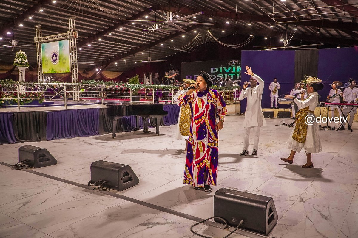 dovetv's tweet photo. An electrifying praise session led by Min Esther Olorunyomi
@adekunl59991283
||Youth Expression
#day6
#HGC23
#holyghostcongress
#DivineRepositioning
#DoveTv
#ohprimetv
#dovetelevision https://t.co/C4P6FwCNjp