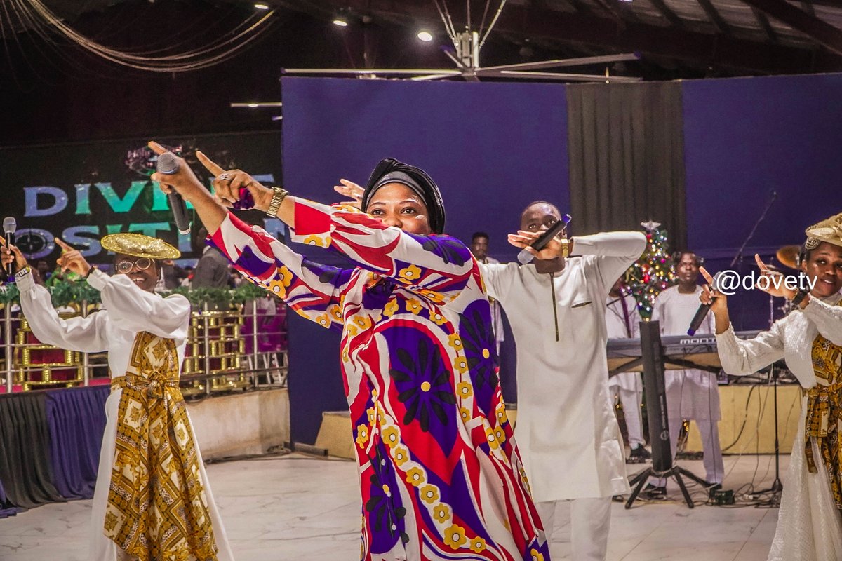 dovetv's tweet photo. An electrifying praise session led by Min Esther Olorunyomi
@adekunl59991283
||Youth Expression
#day6
#HGC23
#holyghostcongress
#DivineRepositioning
#DoveTv
#ohprimetv
#dovetelevision https://t.co/C4P6FwCNjp