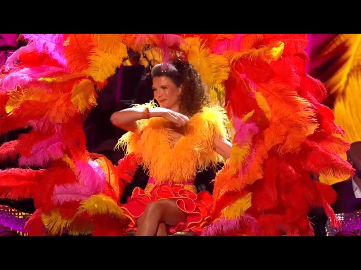 AndrewJazzie's tweet photo. No acting classes.
No dance training whatsoever.

Take a bow Annabel.

#strictly #StrictlyComeDancing #annabel #johannes #scd https://t.co/8KaIBovB1y