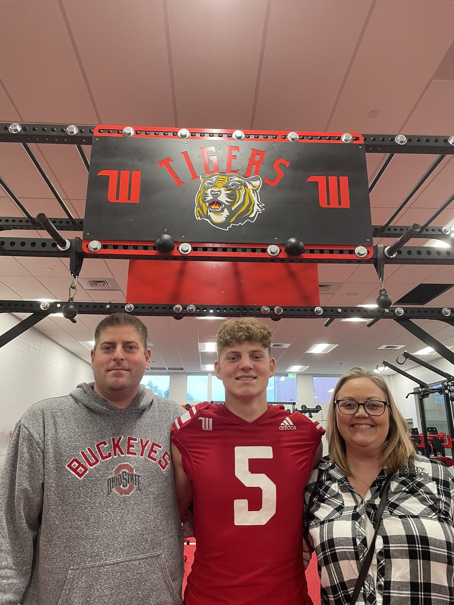 Logan_flory5's tweet photo. Had great time at Wittenberg! Thanks to @cdavie51 @JimCollins_FB @TCNFootball https://t.co/qyzLH6kcnr