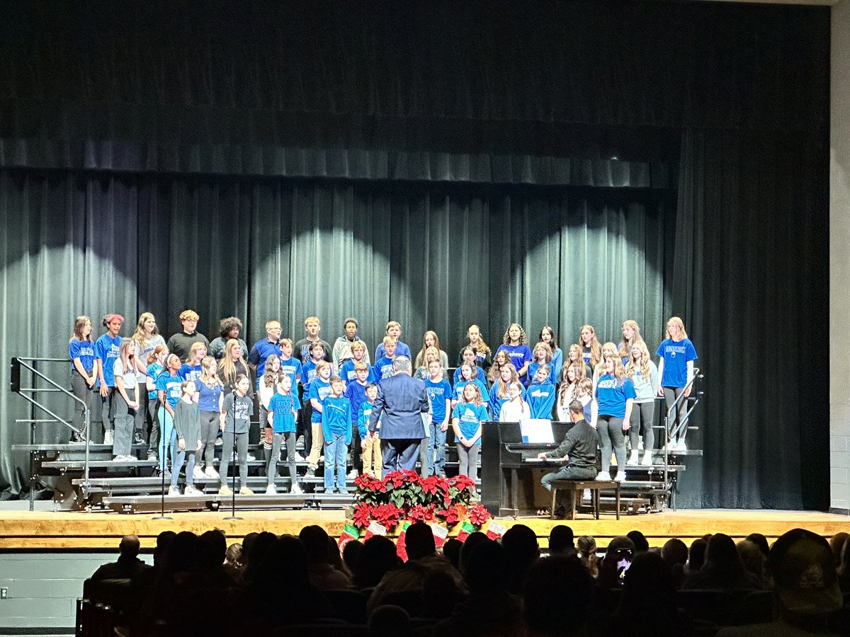 BMSStanovcak's tweet photo. What a wonderful #DayofMusic by the BMS music students and staff! #HappyHolidays https://t.co/mGzM4BvmKT