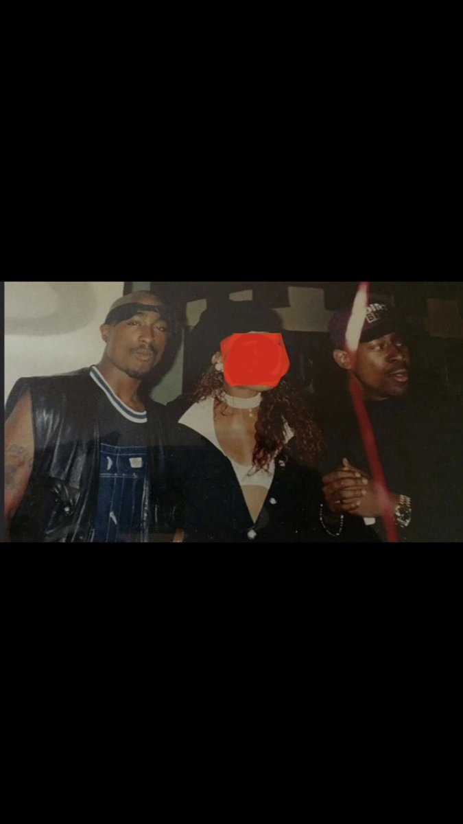 Spainegray's tweet photo. Couple niggaz I fucks with

#Tupac circa #96 #MartinLawrence 

#IWasntThere  #RunTellThat #LosAngeles https://t.co/RR7fQNgnYt