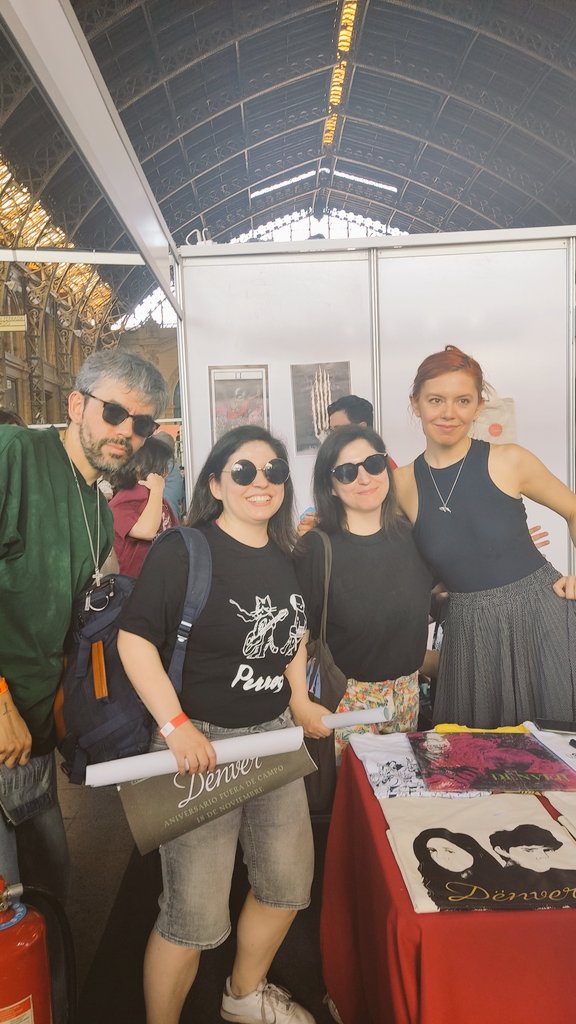 Firma de discos y mucho más en Feria <a href="/PulsarCL/">Premios Pulsar</a> ✍🏼