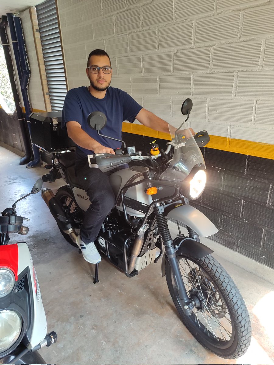 edwin_alva_res's tweet photo. El fruto de tanto esfuerzo.
#royalenfield
#himalayan
#rehimalayan https://t.co/HzDoI0YPiv