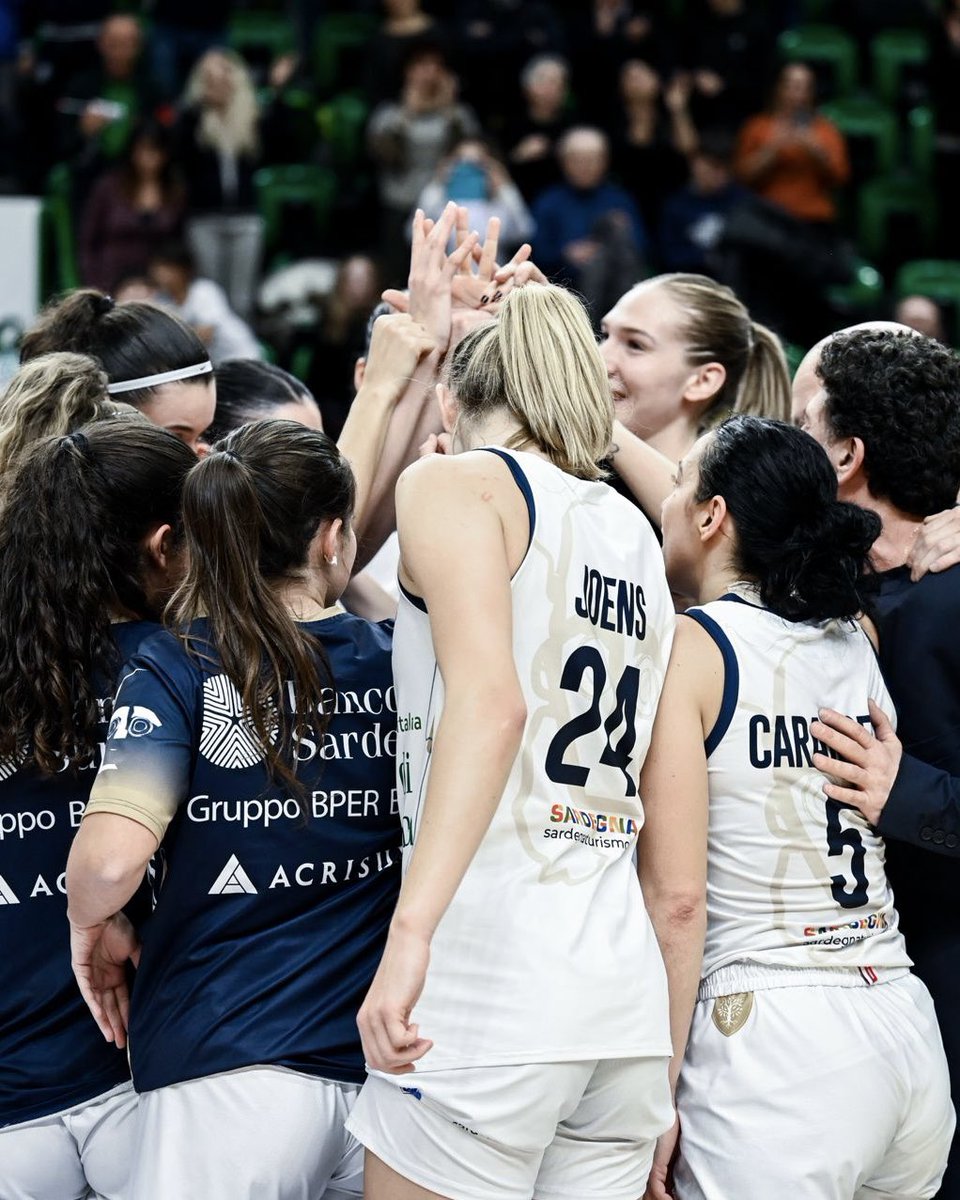 dinamo_sassari's tweet photo. 𝑼𝑵𝑨 𝑺𝑬𝑹𝑨𝑻𝑨 𝑫𝑨 𝑹𝑰𝑪𝑶𝑹𝑫𝑨𝑹𝑬

Le parole di coach Antonello Restivo: "Quella di stasera penso sia una partita destinata a restare nella storia, non per la vittoria in sé, ma per la prestazione di tutte".

Fieri delle nostre Women🤍💙

#sardegna #lbf  #dinamowomen https://t.co/yZEyMmXtNU