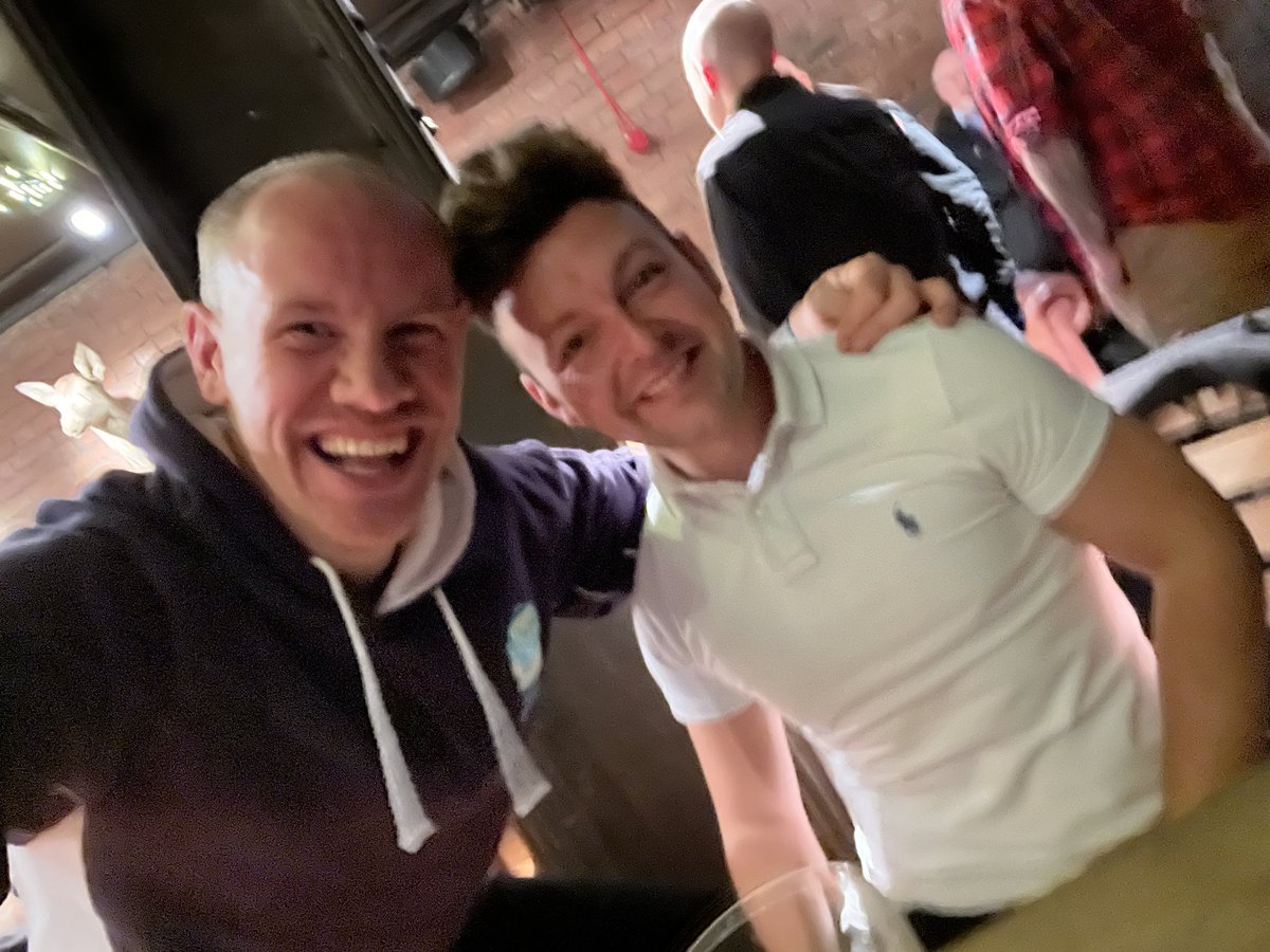 mrbeeteach's tweet image. Great day at #BrewED with so many passionatesionate people @Animate2Educate @elly_chapple @smithsmm @karen_wallee @VocabularyNinja @TeamTait @PaulWat5 @karen_wallee @mr_k3ys @_Ben_Harding_ @caroljallen 🐝🐝🐝