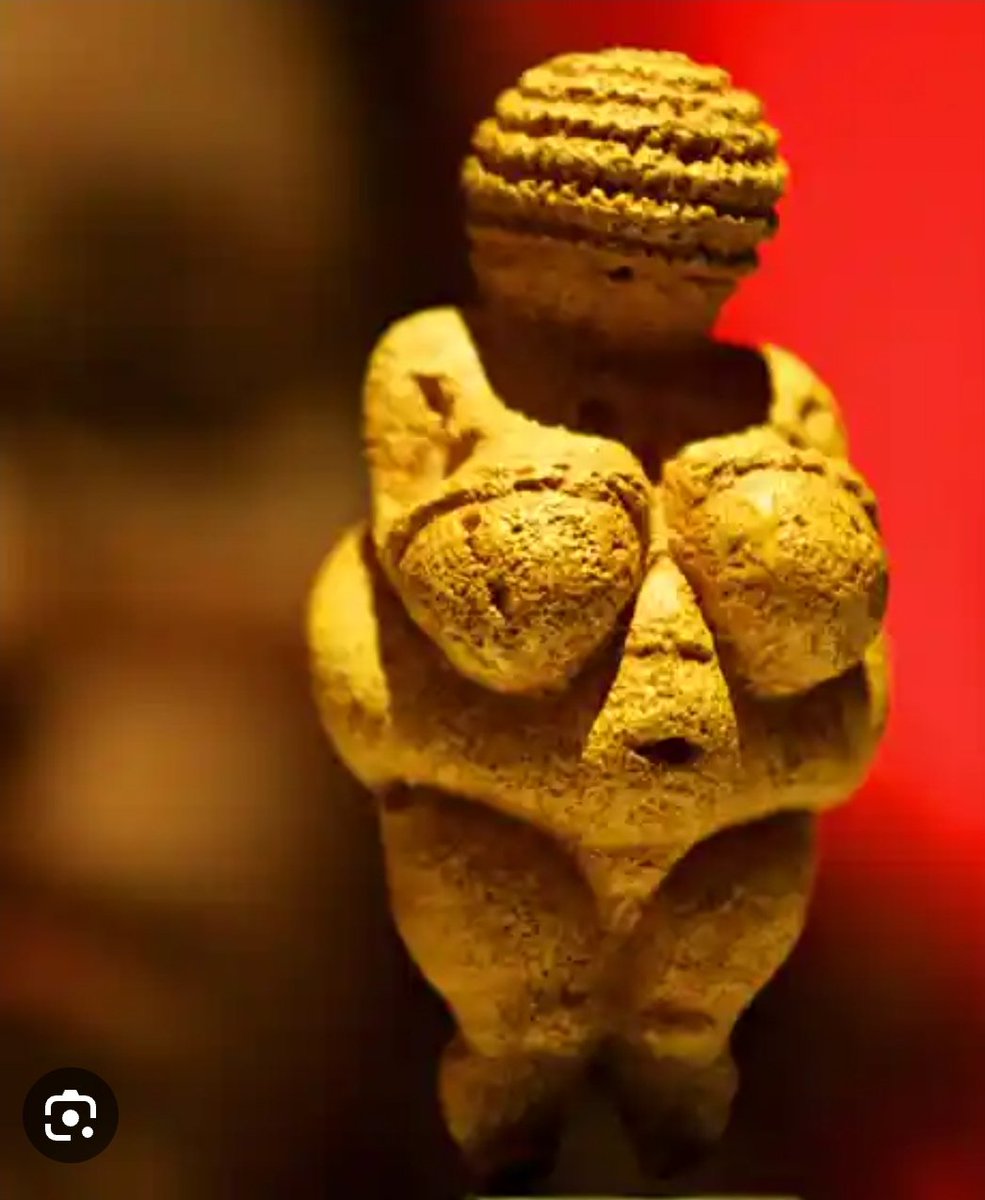 AmandasFault's tweet photo. Just saw myself naked. I have never looked more like this ancient fertility goddess than I do today. https://t.co/4bTQajXMVu