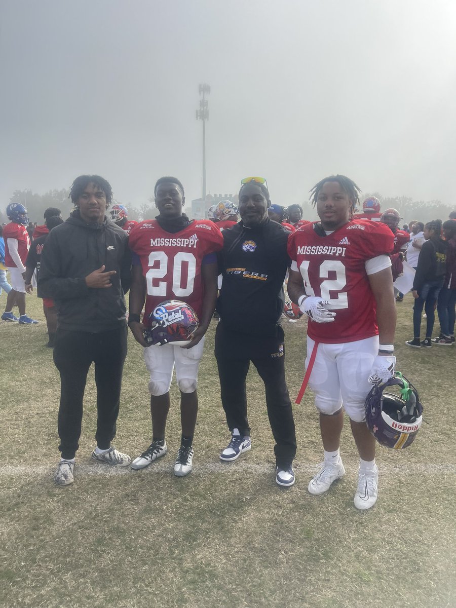 RandyCraft5's tweet photo. South wins 20-15! Congratulations fellas! @bj_dadon7 @twade2xx https://t.co/rtc4wid2Ap