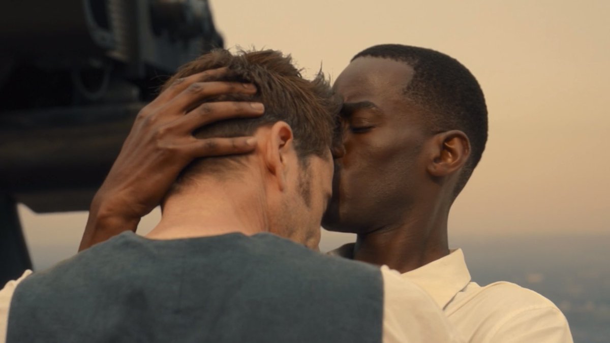 milktea_popcorn's tweet image. The most powerful scene to me. The Doctor finally being kind to himself! Allowing himself to stop running. Permission to forgive, grief, mourn, process and heal. No one else can do that for you. Sometimes YOU have to be the one saving yourself. What a message. #DoctorWho