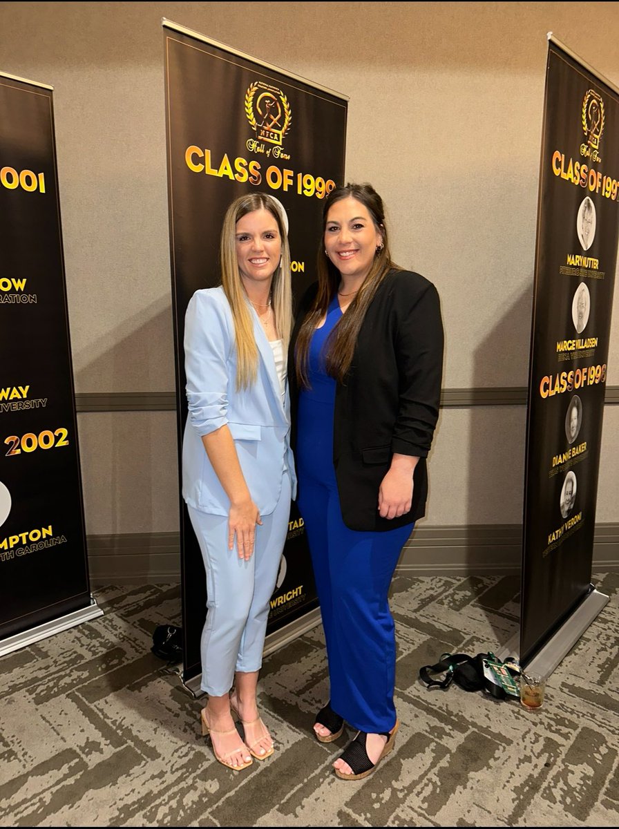 Connect, communicate, collaborate.

I am overwhelmed how lucky I am to be surrounded by and learn from great coaches. 
The more I am in coaching, the more I recognize how blessed I was to play for Coach J. 

Thank you #NFCA40 for an awesome week.