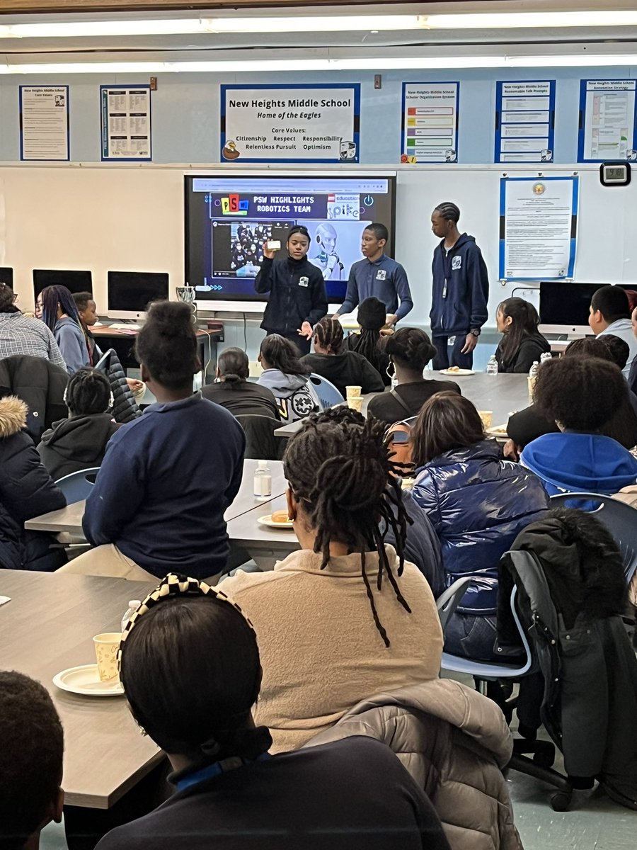 newheightsms's tweet photo. Our annual Coffee and Code event in honor of #ComputerScienceEducationWeek was a success! A huge shoutout to our brilliant scholars at New Heights Middle School who took the spotlight, showcasing their incredible work in computer science classes and our @nycfirst Robotics Team!💻 https://t.co/1BOVCi5VCz
