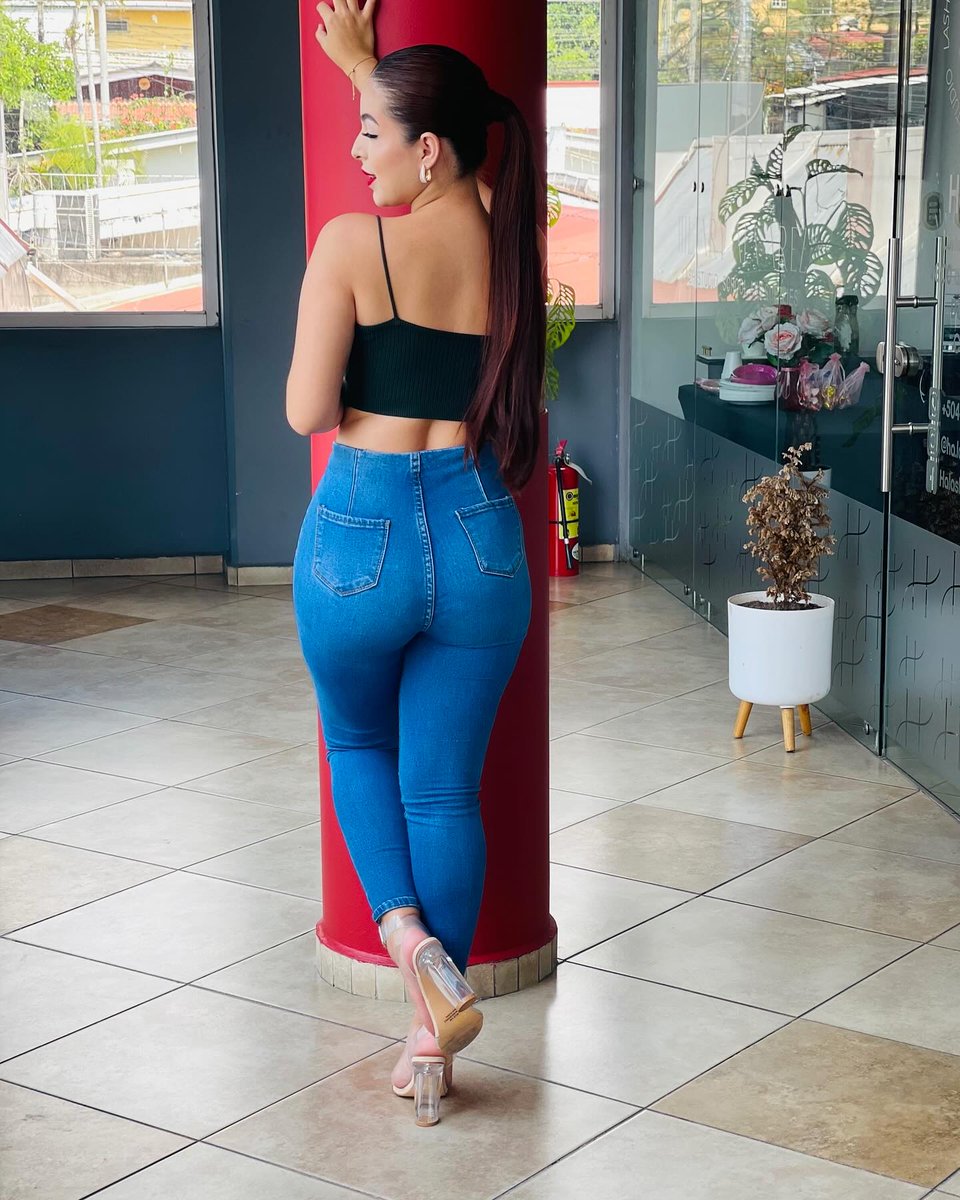 Sevgilisi olmayan bir erkek bu saatte ne yapar