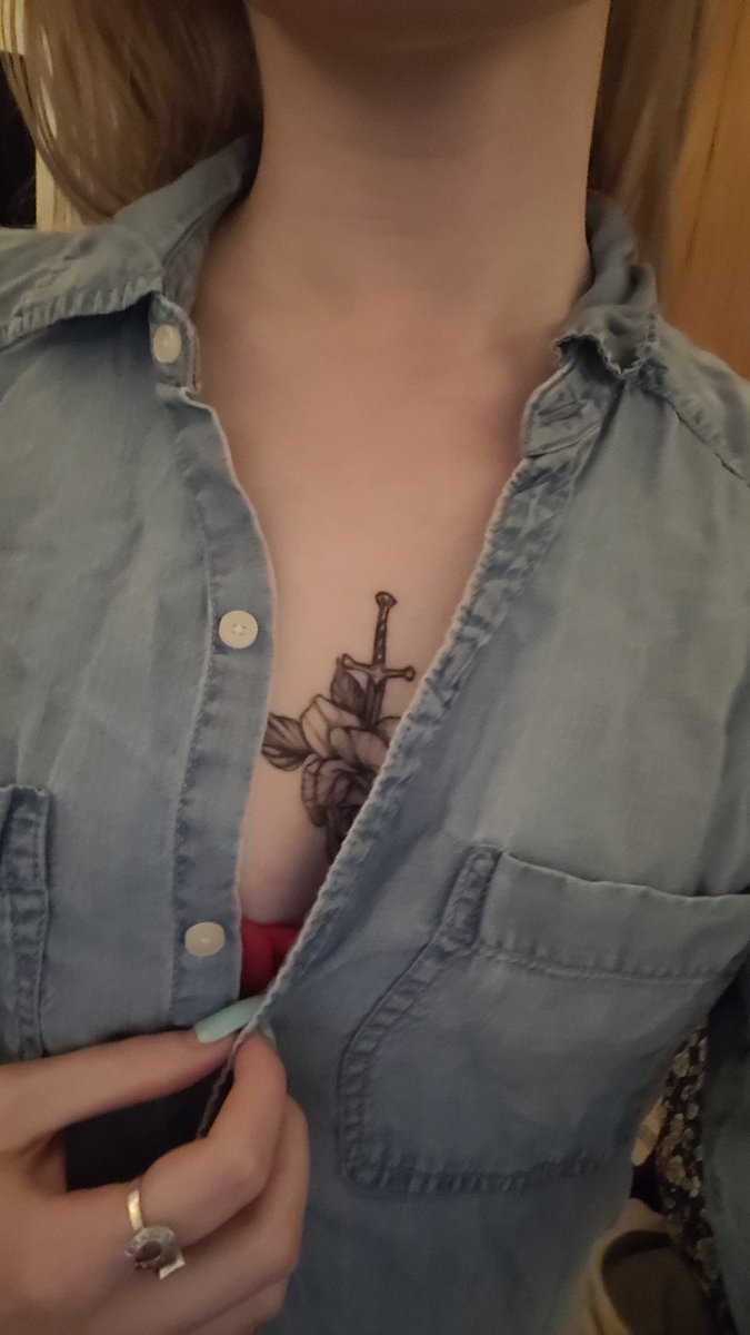 queenlydia324's tweet photo. Sneak peek 😘 new pics tonight babes ❤️

#onlyfans #onlyfansfree 

https://t.co/jxbrVcJVWh https://t.co/RoG6kbcfYv