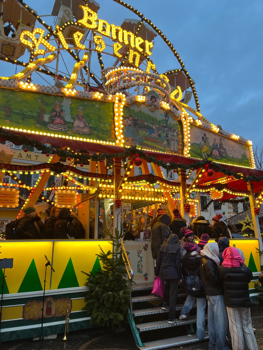 MonGirlsMFL's tweet photo. Third stop! Bonner Weihnachtsmarkt- wir hatten Hunger! @Habsmonmouth https://t.co/Wvu5oPVHHM