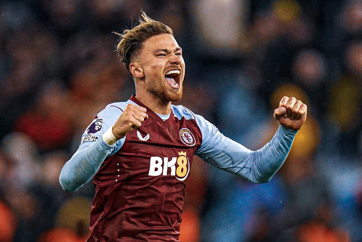 mattycash622's tweet photo. Up the F…..inn Villaaaa 💜💜 #UTV https://t.co/4NWoRBviyt