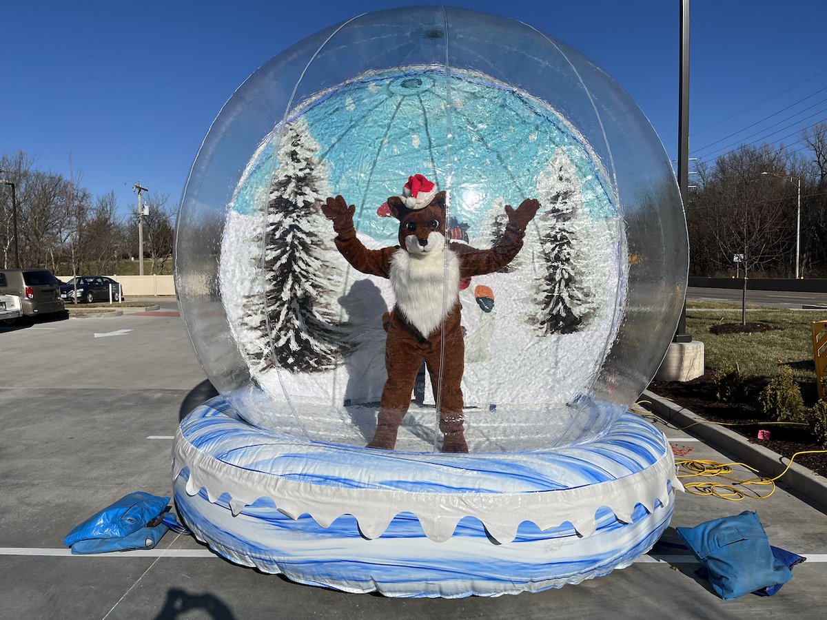 Run run reindeer! 🦌 🛷 🎁

On December 16 from 9:30 a.m. - 11:30 a.m., come see reindeer at our Wentzville Parkway branch or take a photo in a blow-up snow globe at our Sunset Hills and Bridgeton branches.

More details: bit.ly/3t8Gjhc

#GoBankless #stlmo #stl