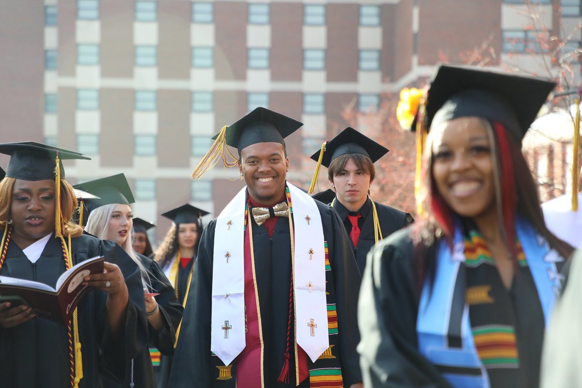 BloomsburgU's tweet image. “You have learned to learn and how to impact change. Those will be the biggest assets you will have in the future. Never stop learning. Never stop being curious, and remain interested in new areas and ideas.” 🎉🎓🐾 #HuskyPride #BloomOnward #HuskyUnleashed #graduation #alumni