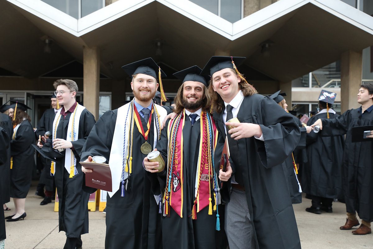BloomsburgU's tweet image. “You have learned to learn and how to impact change. Those will be the biggest assets you will have in the future. Never stop learning. Never stop being curious, and remain interested in new areas and ideas.” 🎉🎓🐾 #HuskyPride #BloomOnward #HuskyUnleashed #graduation #alumni