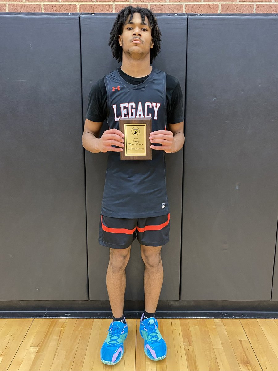 ForneyISD_WC's tweet image. 馃弨馃弨FINAL馃弨馃弨
@reedybasketball 62
@TylerLegacyBB 60
Reedy Leaders
Jackson Langford 20 馃弲
Rylen Miteo 15
Nolyn Lee 14 馃弲
Tyler Legacy Leaders
Jayden Jones 21 馃弲
Ja鈥機orian Oes 18
@Tabchoops @hoopinsider @TexasHoopsGASO @SportsDayHS @ForneyAthletics