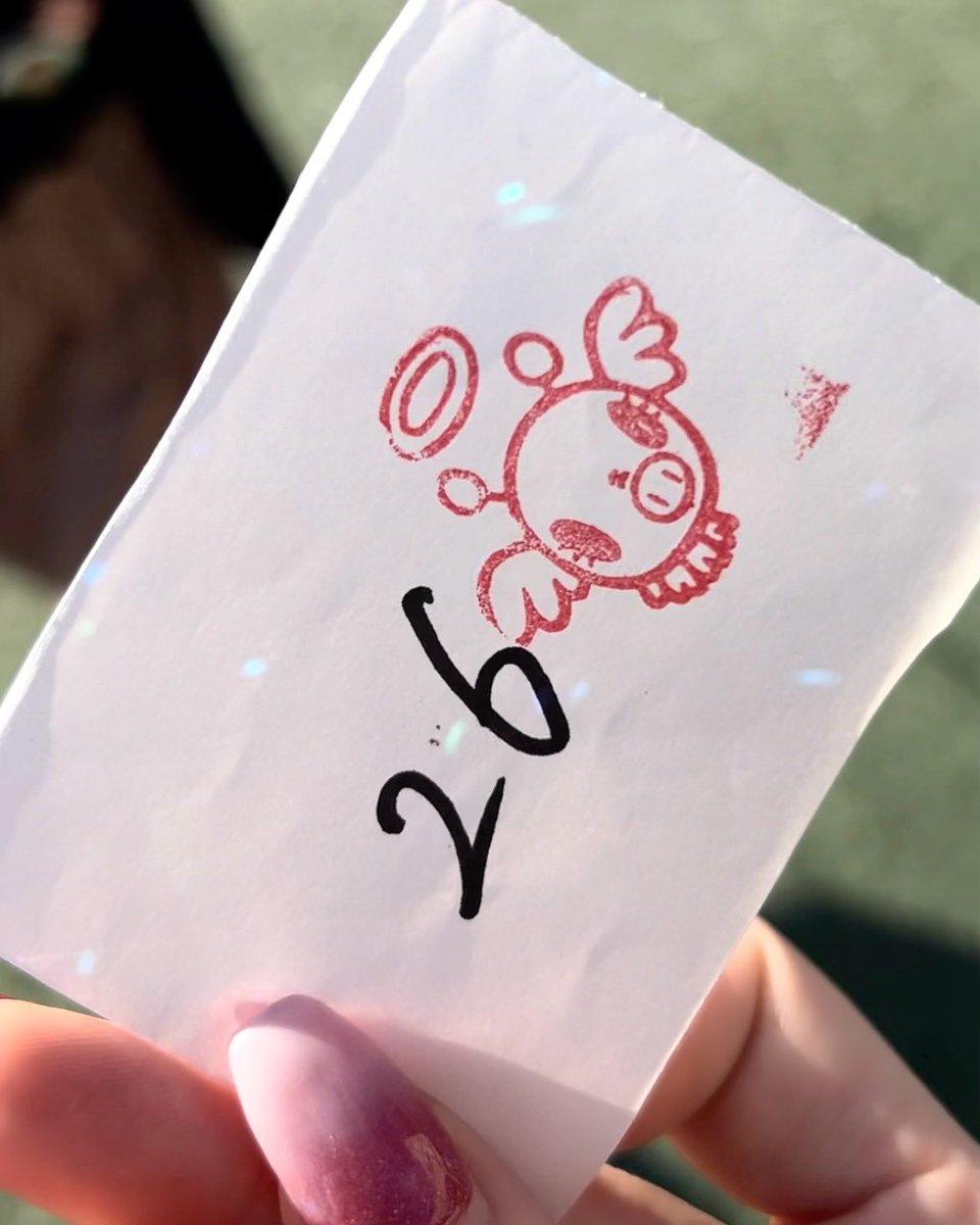 chiitan_444's tweet photo. フリーライブラストという事でりあぴぞくのむしゅめの付き合いのはずがリアルピのファンサが神対応すぎて母も全力で楽しみ声出して喉潰れた😂💓

これからの最前列はSSSチケット買わなきゃ最前列で見れないのに抽選できあちん引きが強い❤️‍🔥

こーたからめっちゃ良い匂いした💛笑 https://t.co/TB2R536fuO