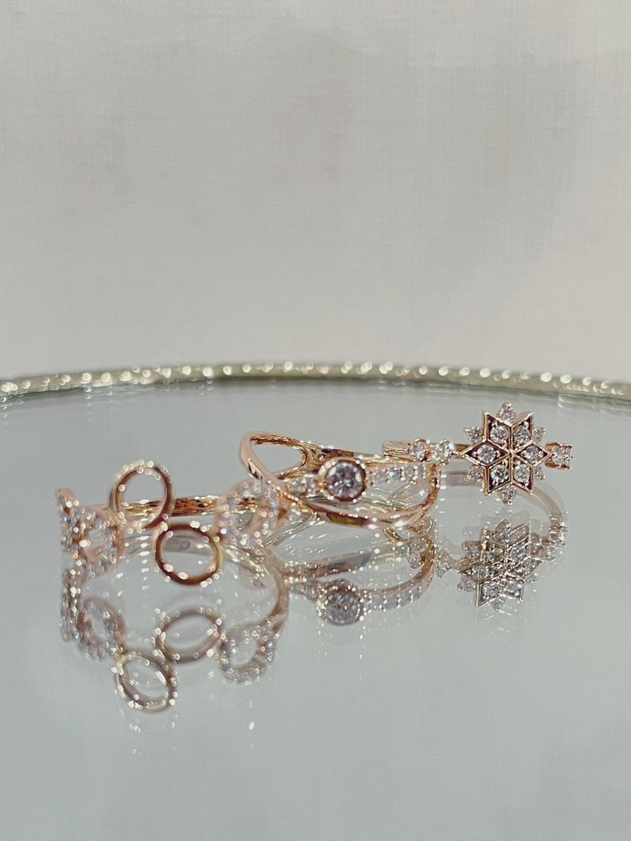 miwa_ring's tweet photo. 日本橋三越 本館3階 ミグジュアリーで12/12(火)まで開催中の
GOMAJIMA JEWELRY POP UP SHOP
で、1980~90年代を中心に作られたヴィンテージジュエリーの他、キラキラのオリジナルアクセサリーとお待ちしております。
#ヴィンテージジュエリー　#ヴィンテージ　#ジュエリー　#アクセサリー　#gomajima https://t.co/h2epsdKfHh
