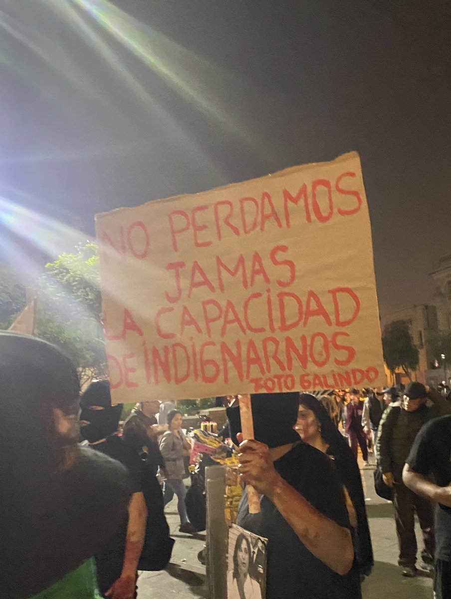No perdamos jamás la capacidad de indignarnos! 🖤✊🏾🔥
#PeruEnDictadura #DinaAsesina