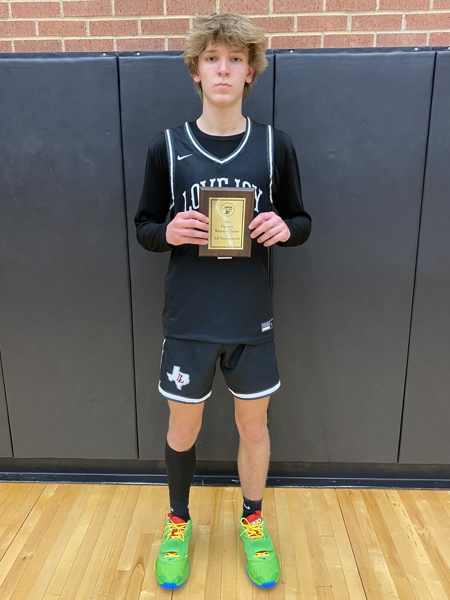 ForneyISD_WC's tweet image. 馃弨馃弨FINAL馃弨馃弨
@LovejoyHoops 55 馃弳
@FHSCoachH 38
Lovejoy Leaders
Tate Ziemkiewicz 15 馃弲
Luke Modersohn 12 馃
Sawyer Black 12
Ryan Rogers 12
Forney Leaders
Jeremiah Paul 9 馃弲
@Tabchoops @hoopinsider @TexasHoopsGASO @SportsDayHS @ForneyAthletics