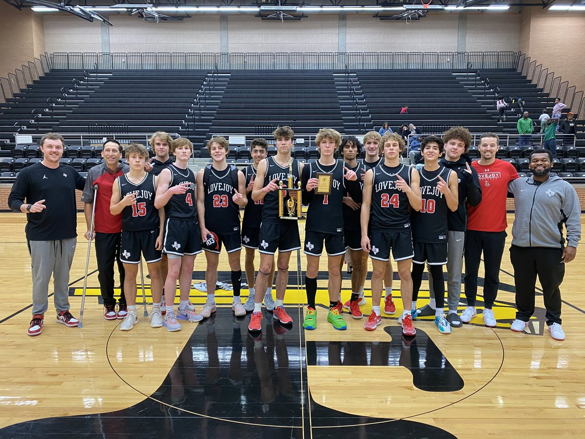 ForneyISD_WC's tweet image. 馃弨馃弨FINAL馃弨馃弨
@LovejoyHoops 55 馃弳
@FHSCoachH 38
Lovejoy Leaders
Tate Ziemkiewicz 15 馃弲
Luke Modersohn 12 馃
Sawyer Black 12
Ryan Rogers 12
Forney Leaders
Jeremiah Paul 9 馃弲
@Tabchoops @hoopinsider @TexasHoopsGASO @SportsDayHS @ForneyAthletics