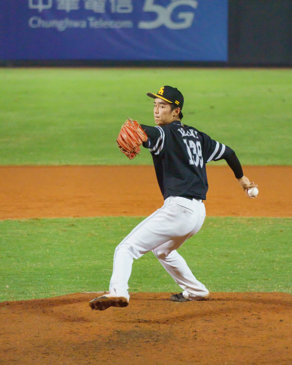 ufcmto's tweet photo. 2023.12.8 アジアウィンターリーグ
NPB RED 対 社会人野球選抜
#井﨑燦志郎
#2023亞洲冬季棒球聯盟
#冬季聯盟
#アジアウィンターリーグ
#斗六棒球場
#日職紅隊
#NPBRED
#福岡軟銀鷹
#sbhawks
#ホークス https://t.co/vZLGmkkO2Q