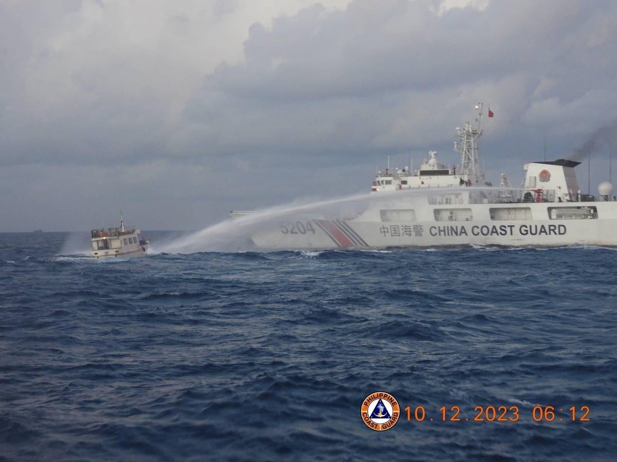 jaytaryela's tweet photo. Regular RORE to BRP SIERRA MADRE this morning. BRP CABRA, Unaizah Mae 1, and M/L Kalayaan water cannoned by China Coast Guard. M/L Kalayaan suffered serious engine damage. Contrary to China Coast Guard disinformation, UM1 rammed by CCG vessel. https://t.co/wOt55KVu8k