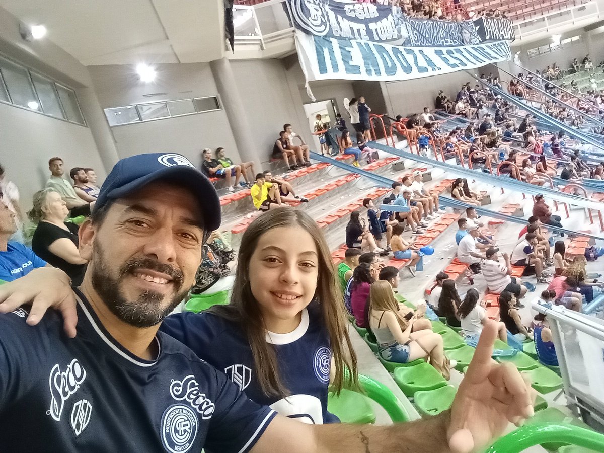Noche de Futsal, campeonato y ascenso! 💙💙💙💙