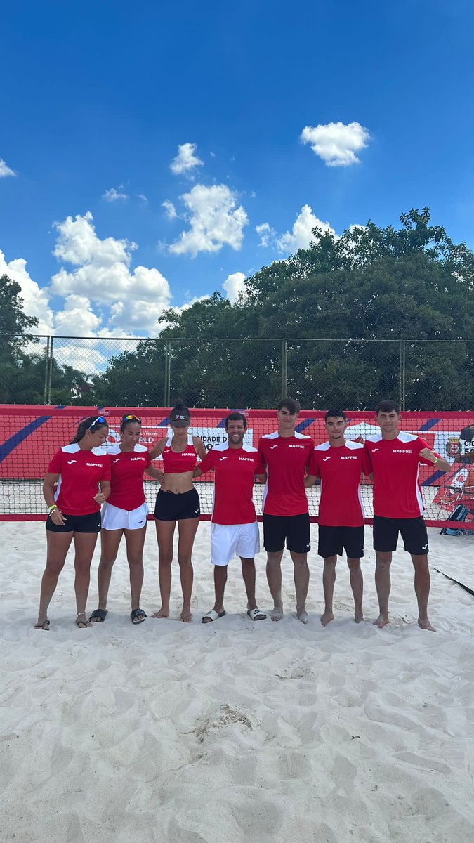 #TenisPlaya // España <a href="/RFETenis/">Tenis España</a> Sub-18 con los cracks de <a href="/TenisMelilla/">Feder. Tenis Melilla</a> caen en semis del mundial con Italia y jugarán mañana por el tercer y cuarto puesto ante Ecuador.

La pareja femenina española ganó su punto pero Italia dominó en el masculino y el decisivo mixto